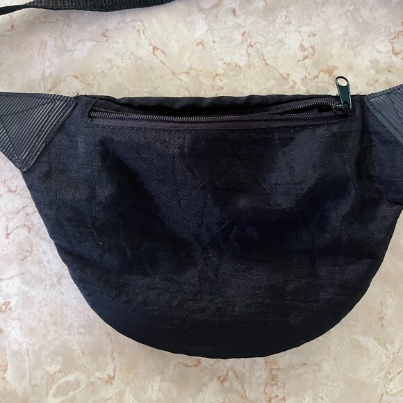 VTG Sasson Black Nylon Adjustable Belt Bag Fanny Pack - Picture 3 of 8